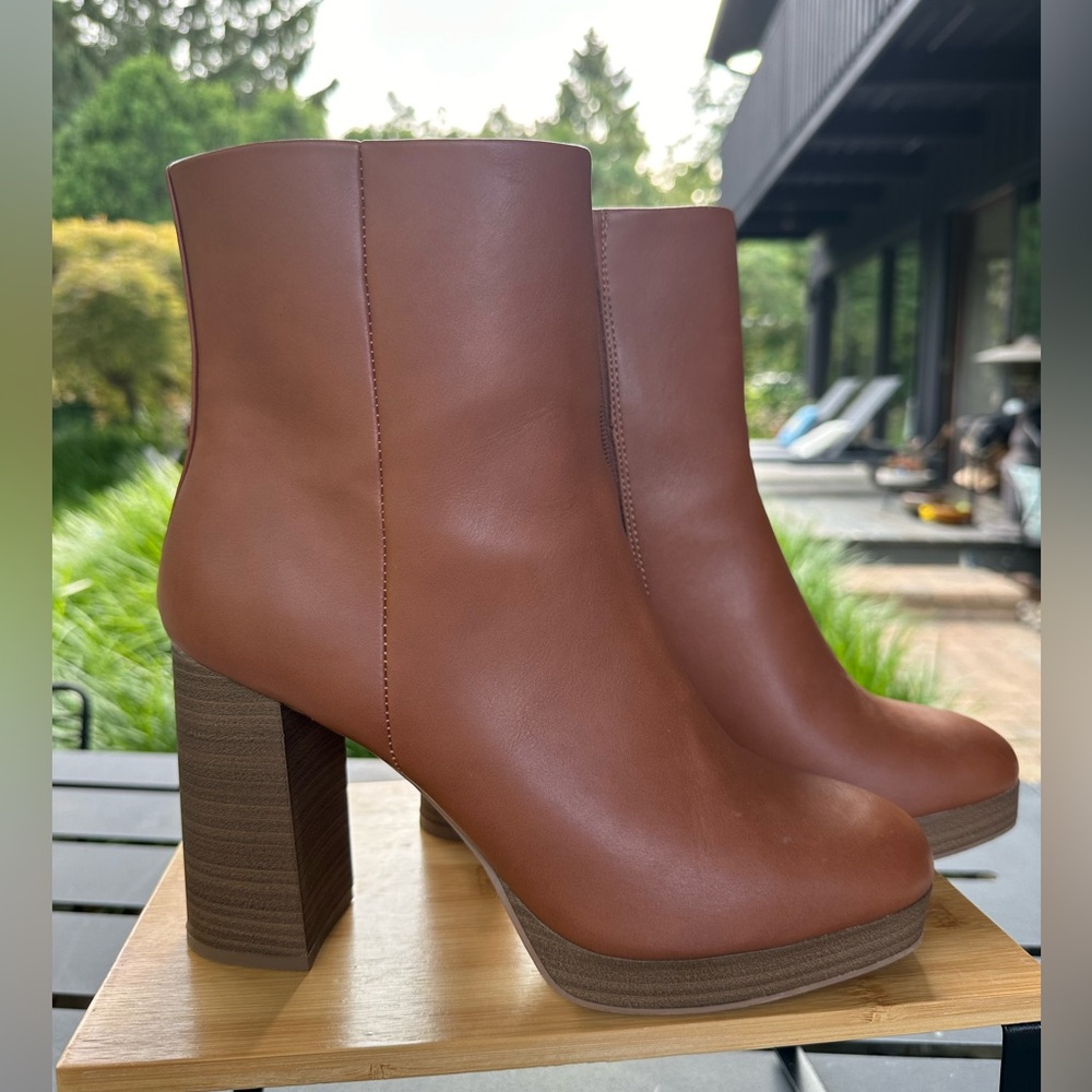 LC Lauren Conrad Brown Heeled Boots